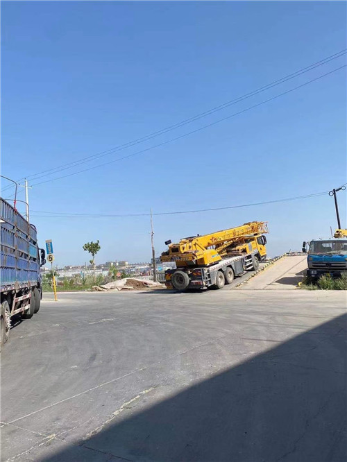 札达县25吨吊车的租赁价格大概是多少？